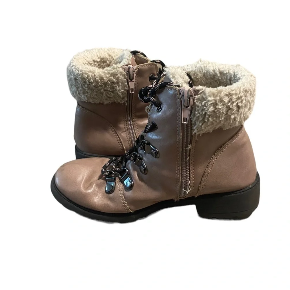 Steve Madden Jxeenia Faux Fur Boots Size 1 Mauve Color With Zippers